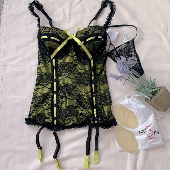 Fredericks of Hollywood bustier bra top with garter. Size S, fits 32-34 A. Wired - Picture 4 of 12